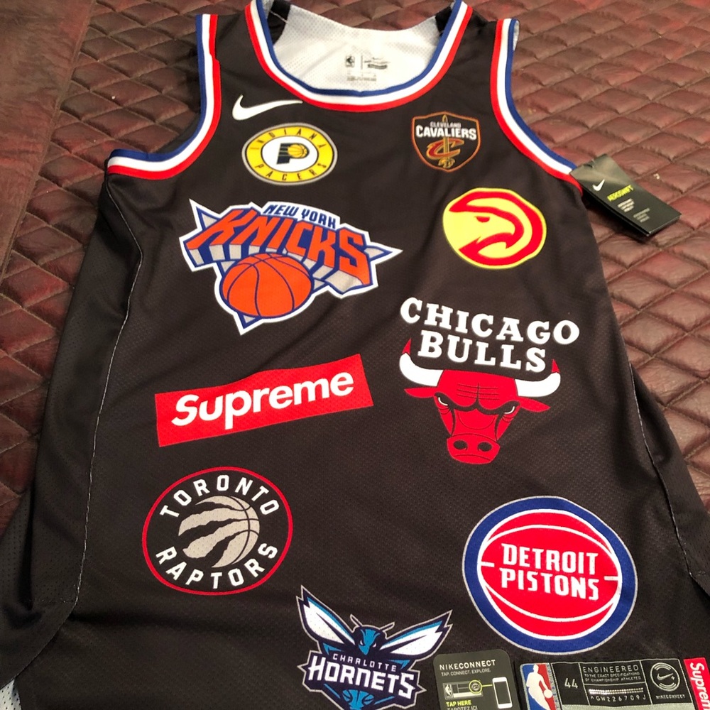 New Supreme Nike Jersey size Medium/44